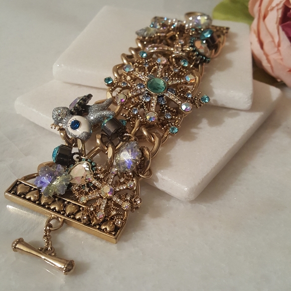 ✔️Rare Betsey Johnson Snow Angel Charm Bracelet - Picture 2 of 8